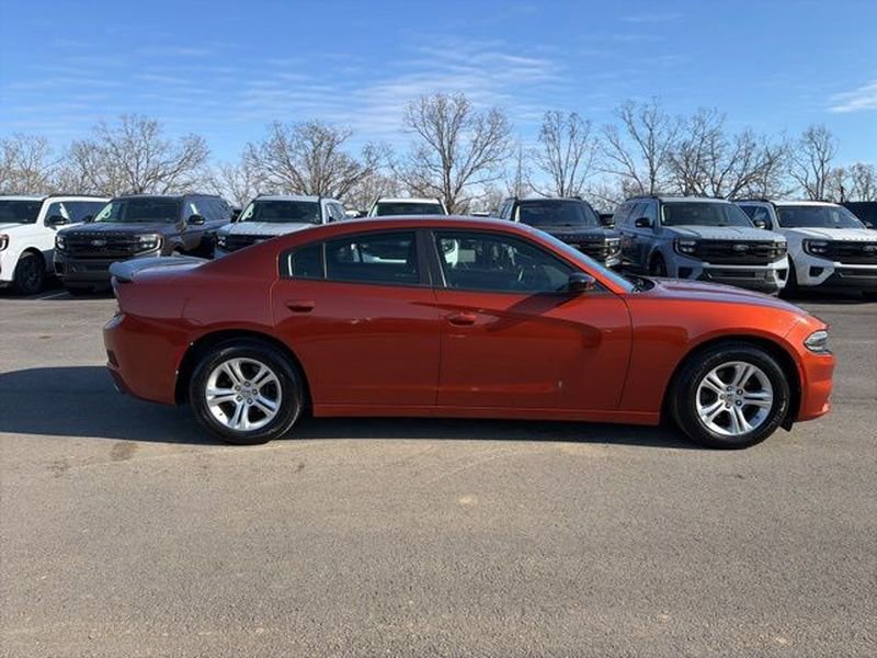 Used 2020 Dodge Charger SXT w/ Blacktop Package RWD image 5