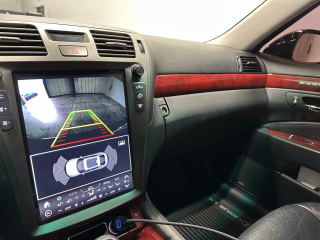 Used 2011 Lexus LS 460 w/ Comfort Pkg RWD image 28