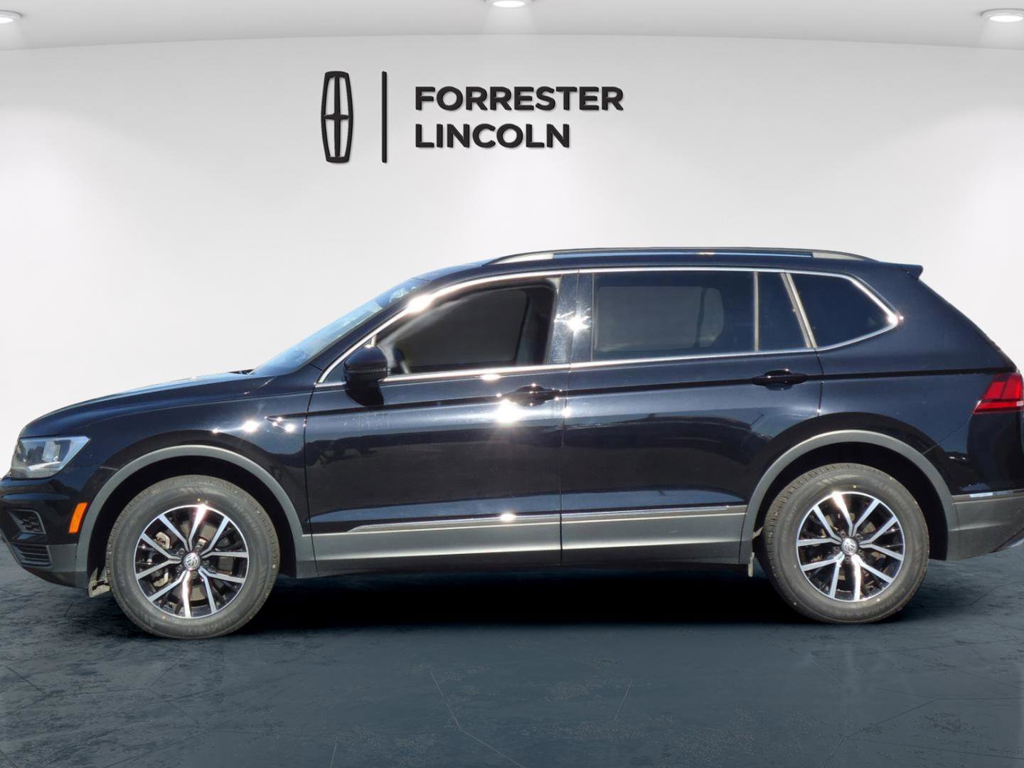 Used 2021 Volkswagen Tiguan SE image 6