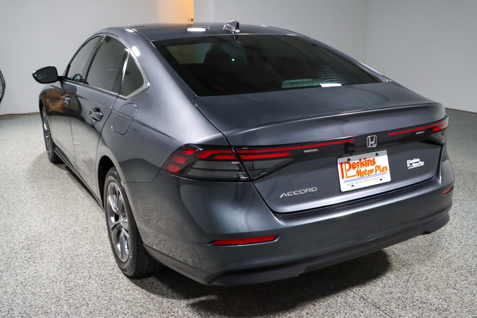 Used 2023 Honda Accord EX image 9