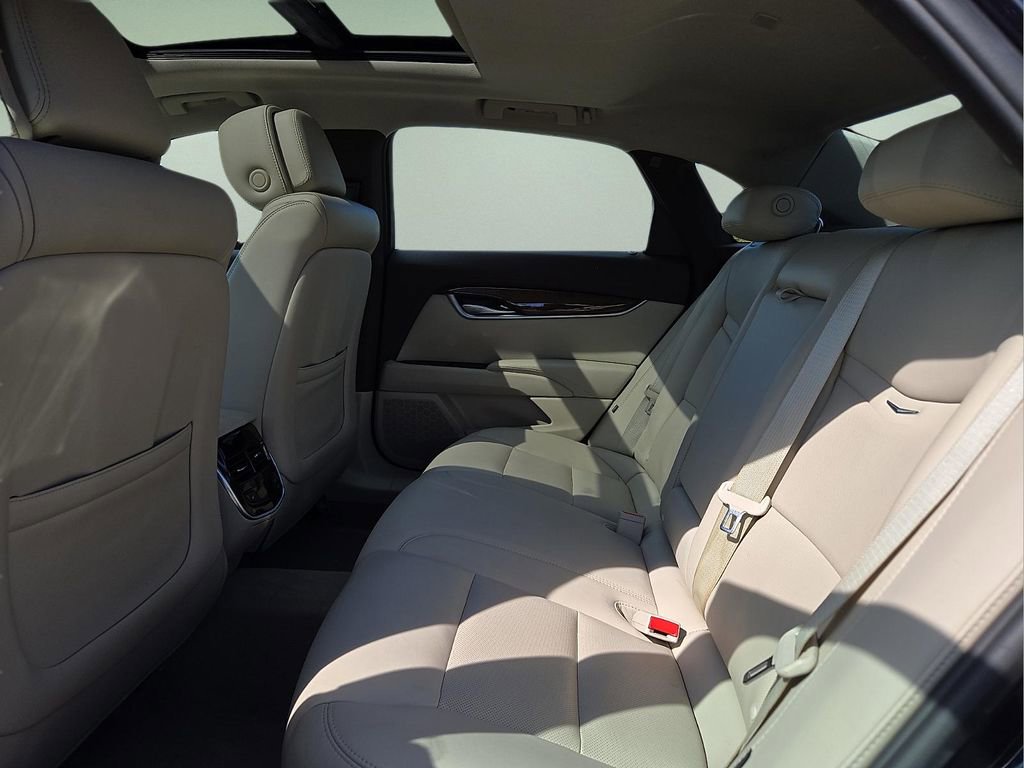 Used 2013 Cadillac XTS Luxury w/ Driver Awareness Package FWD image 10