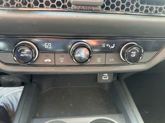 Used 2025 Honda HR-V LX image 17