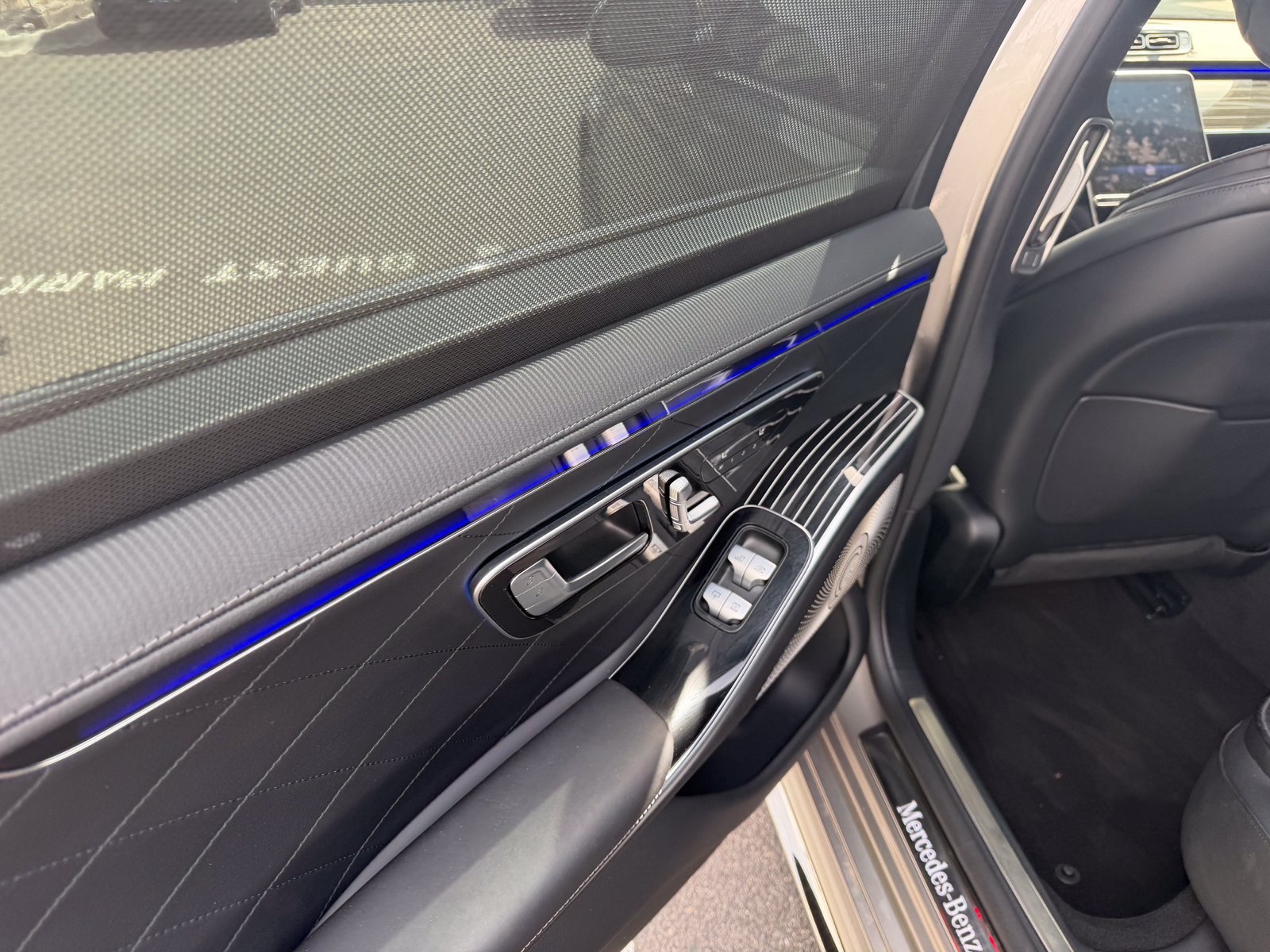 Used 2024 Mercedes-Benz S 580 4MATIC Sedan image 3