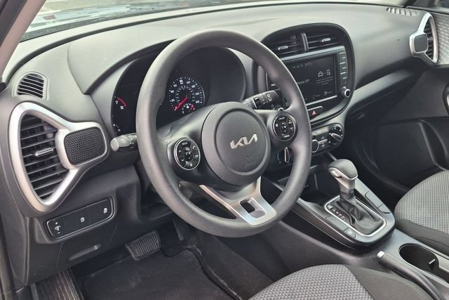 Used 2022 Kia Soul LX FWD image 12