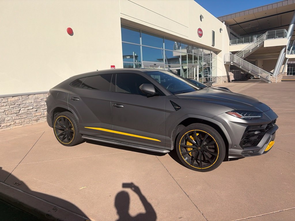 Used 2022 Lamborghini Urus AWD/4WD image 6