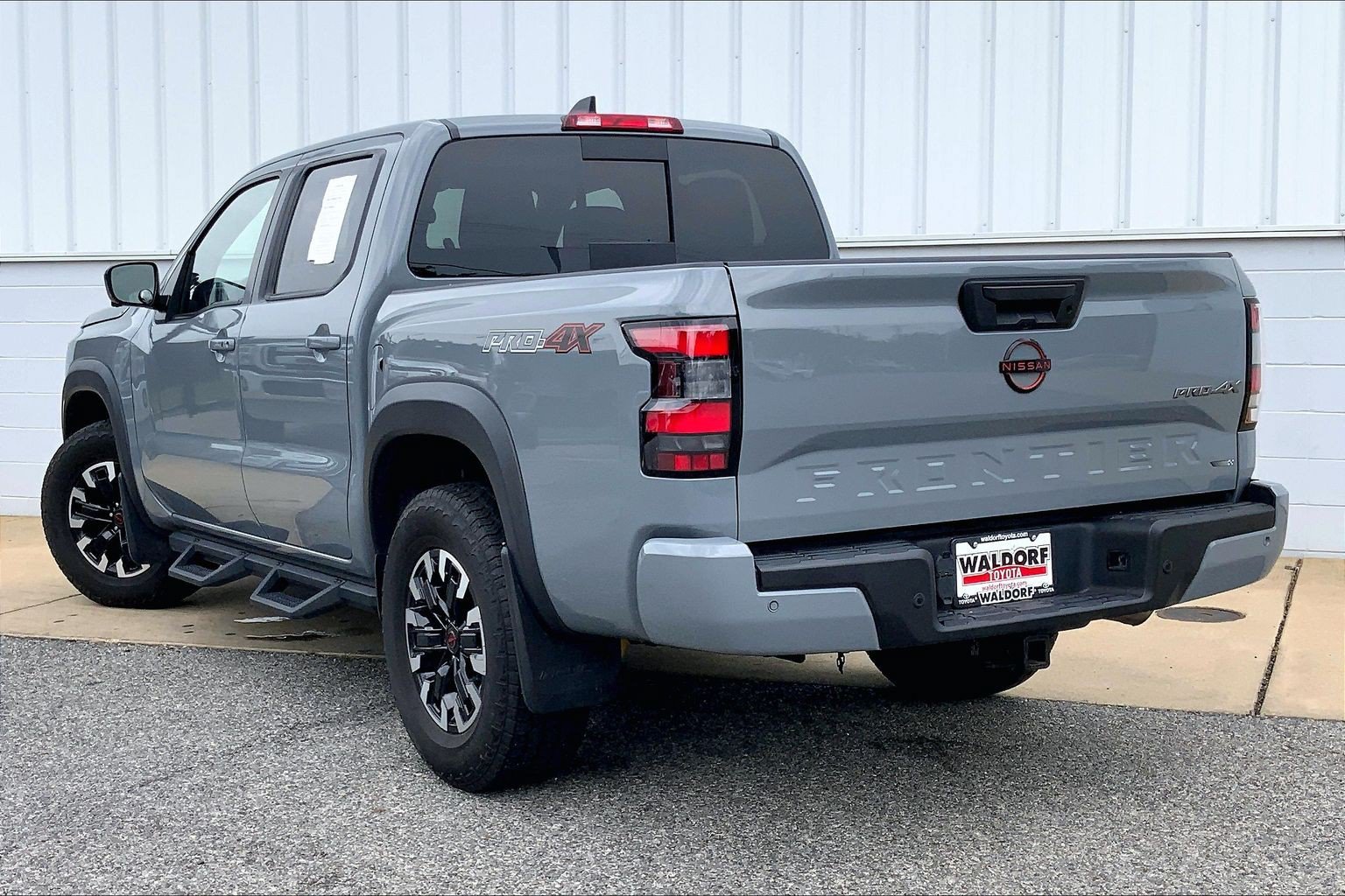 Used 2023 Nissan Frontier PRO-4X w/ Pro Convenience Package AWD/4WD image 15