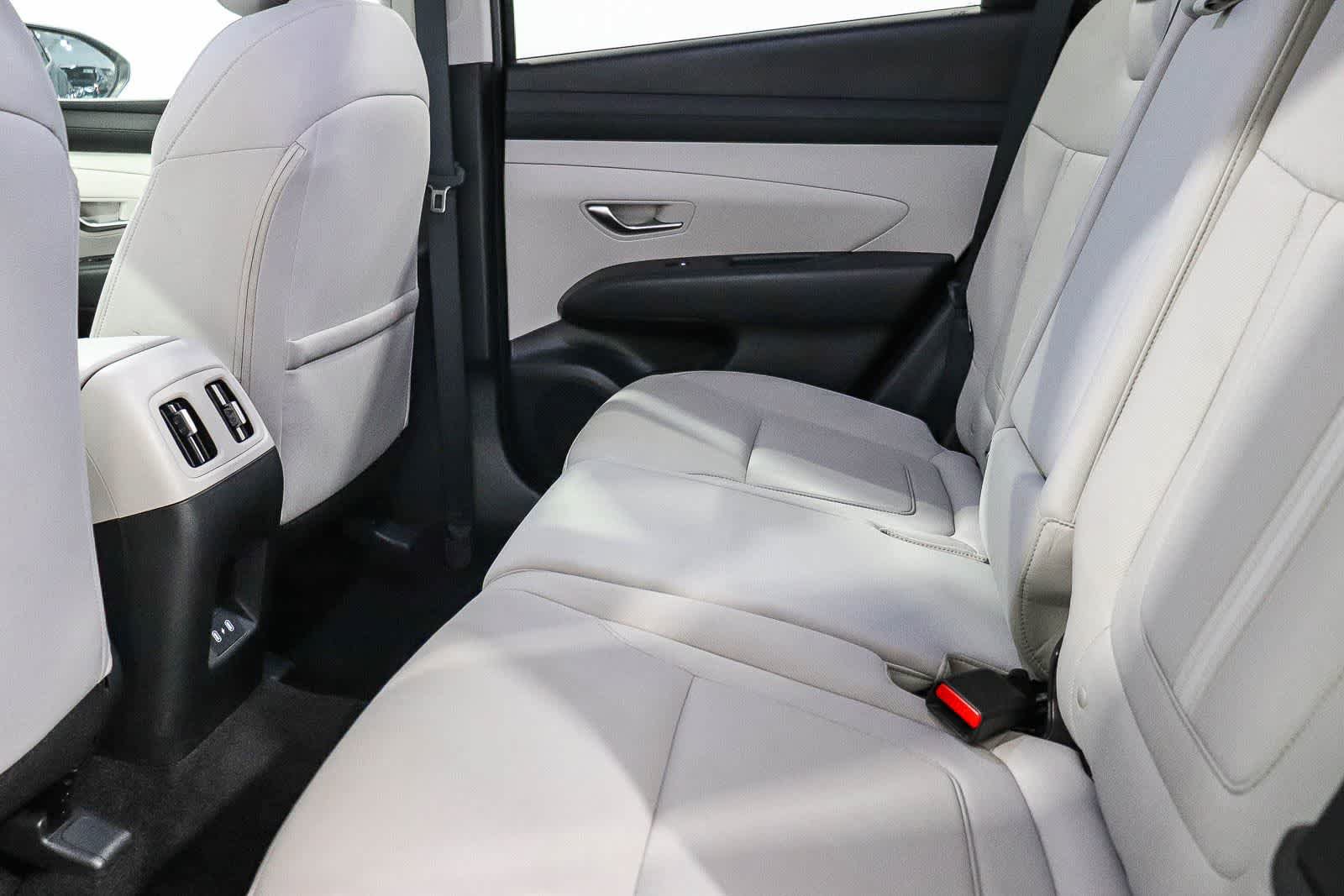 Used 2025 Hyundai Tucson SEL FWD image 18