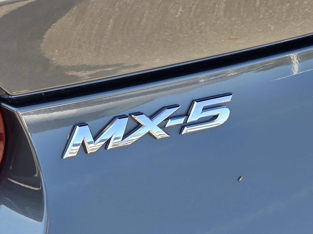 Used 2019 MAZDA MX-5 Miata RF Grand Touring RWD image 5