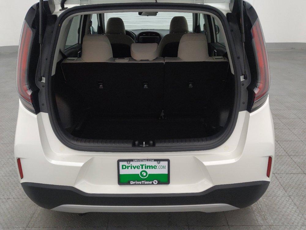 Used 2025 Kia Soul LX image 29