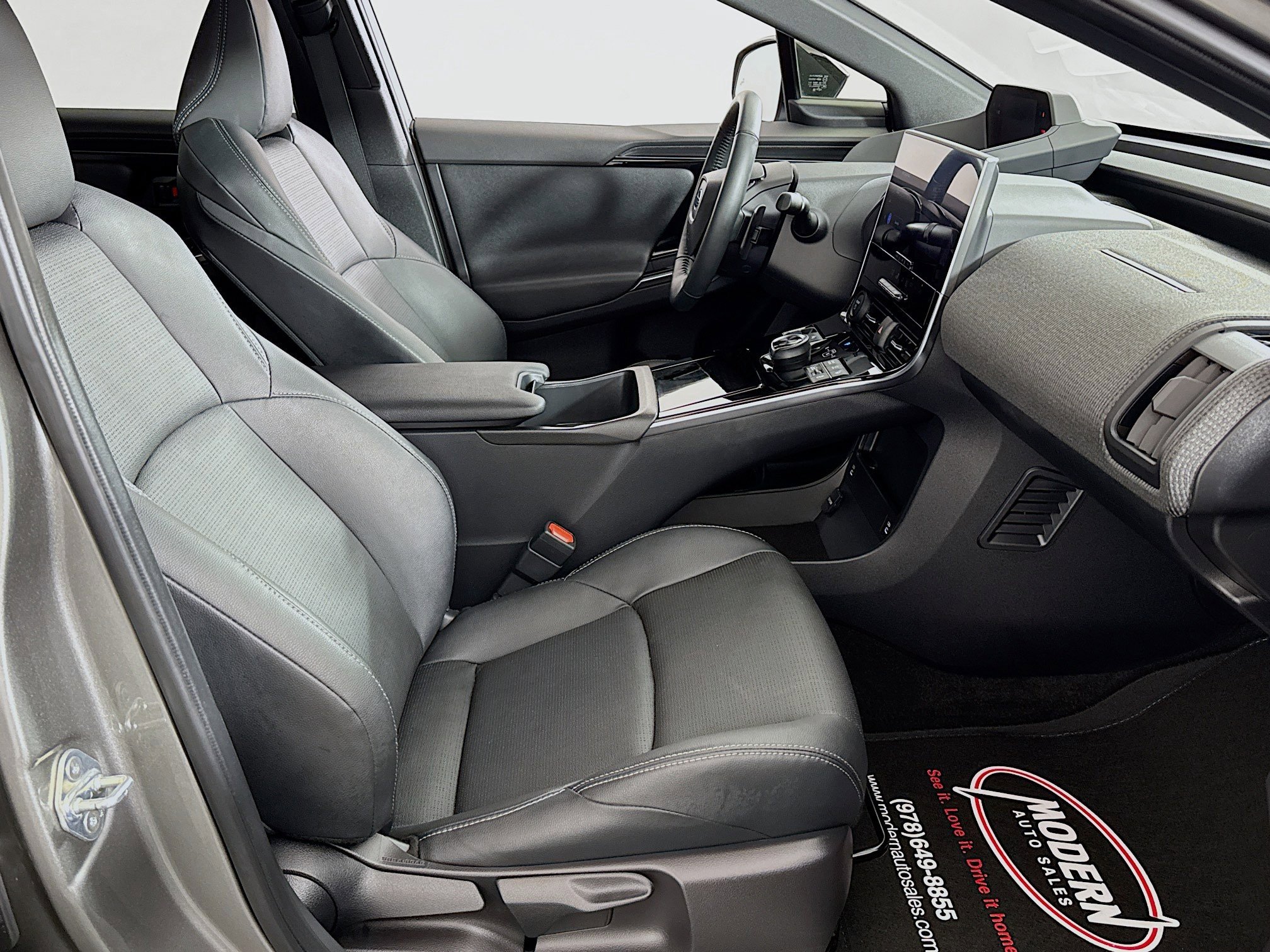 Used 2023 Subaru Solterra AWD image 35