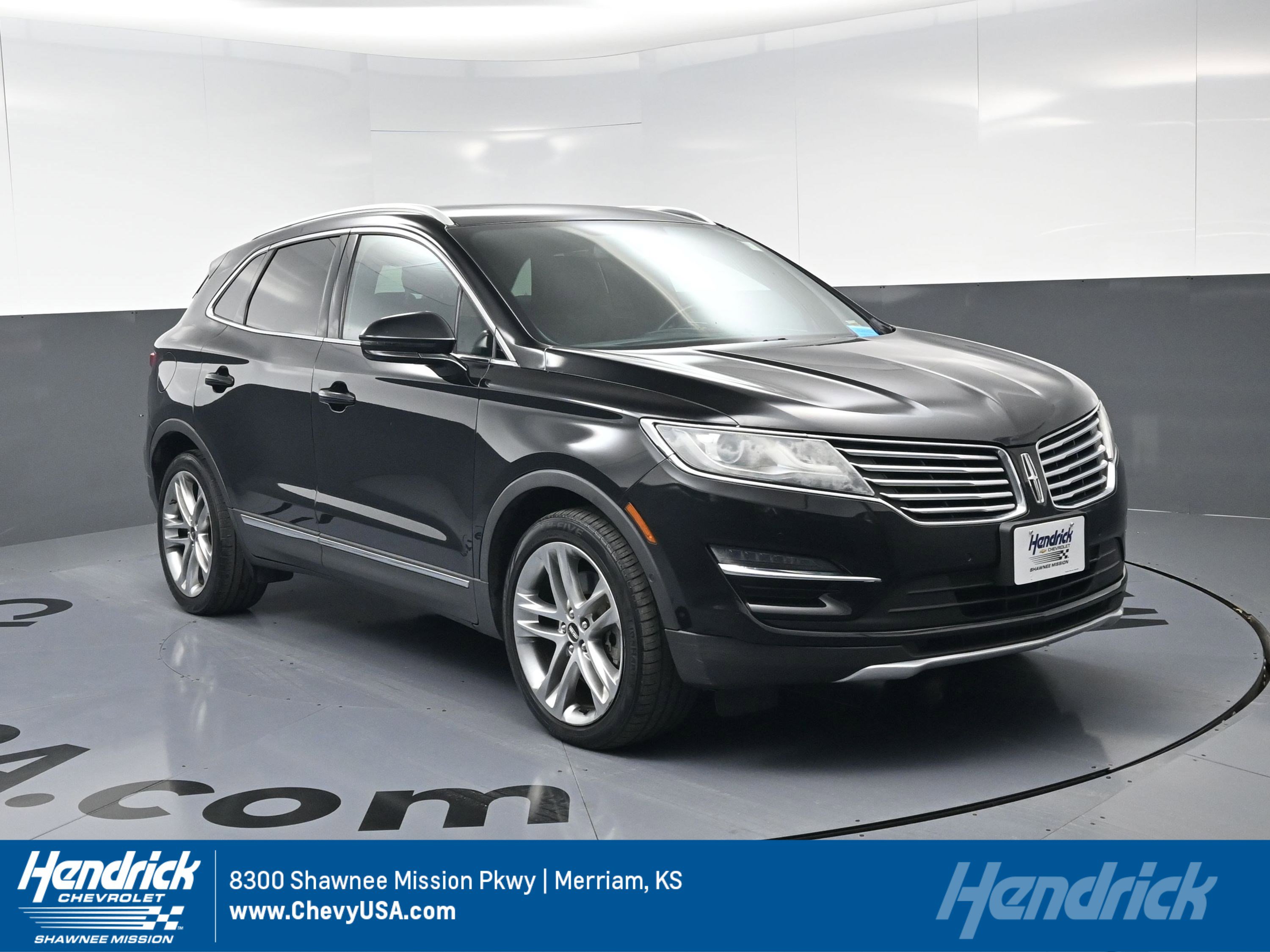 Used 2017 Lincoln MKC Reserve image 1