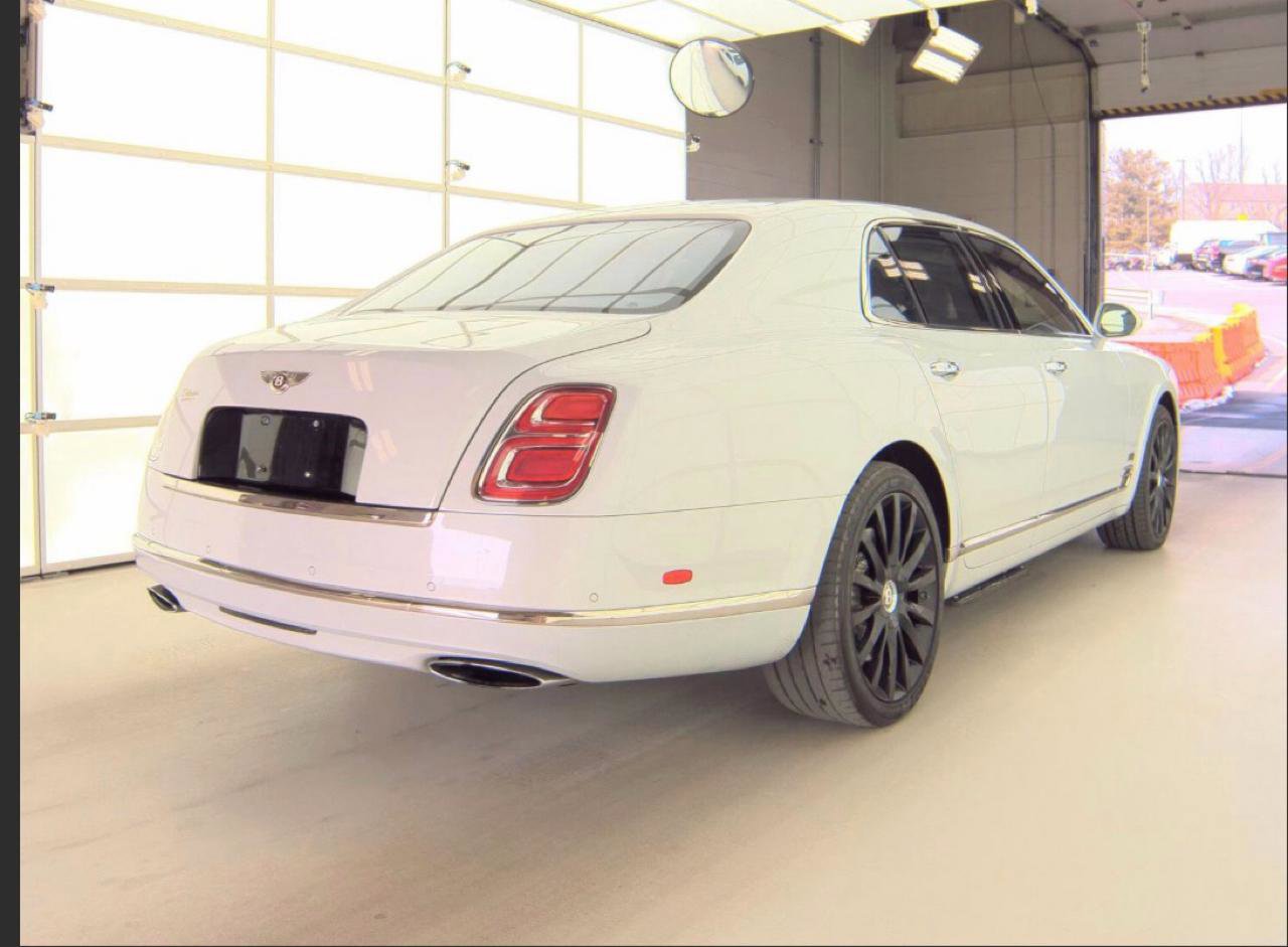 Used 2019 Bentley Mulsanne image 2