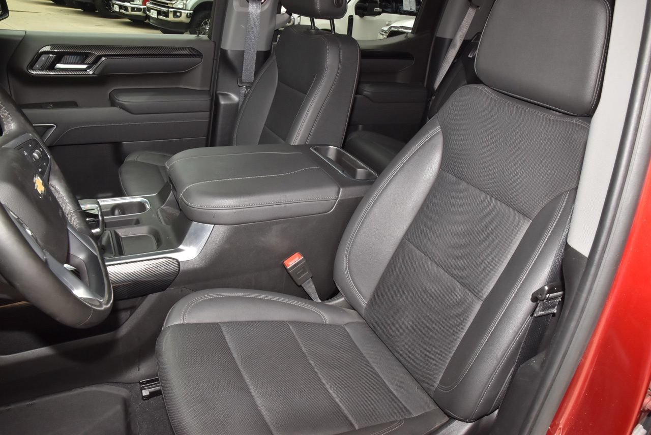 Used 2025 Chevrolet Silverado 1500 LTZ AWD/4WD image 33