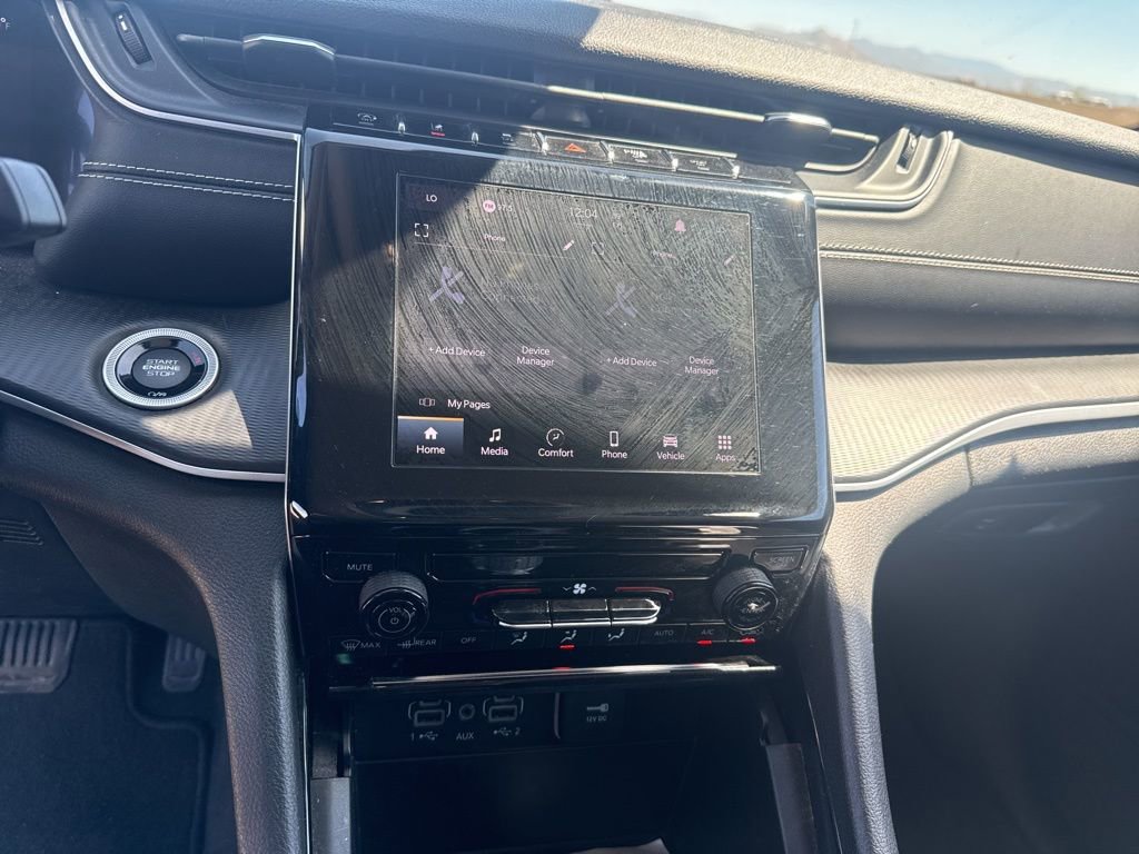 Used 2023 Jeep Grand Cherokee Laredo image 16