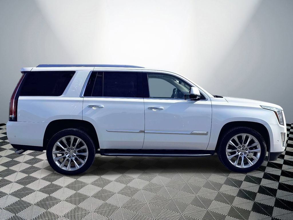 Used 2018 Cadillac Escalade Luxury AWD/4WD image 6