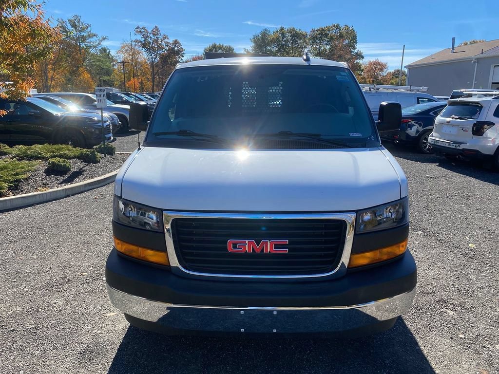Used 2024 GMC Savana 2500 w/ Driver Convenience Package RWD image 3