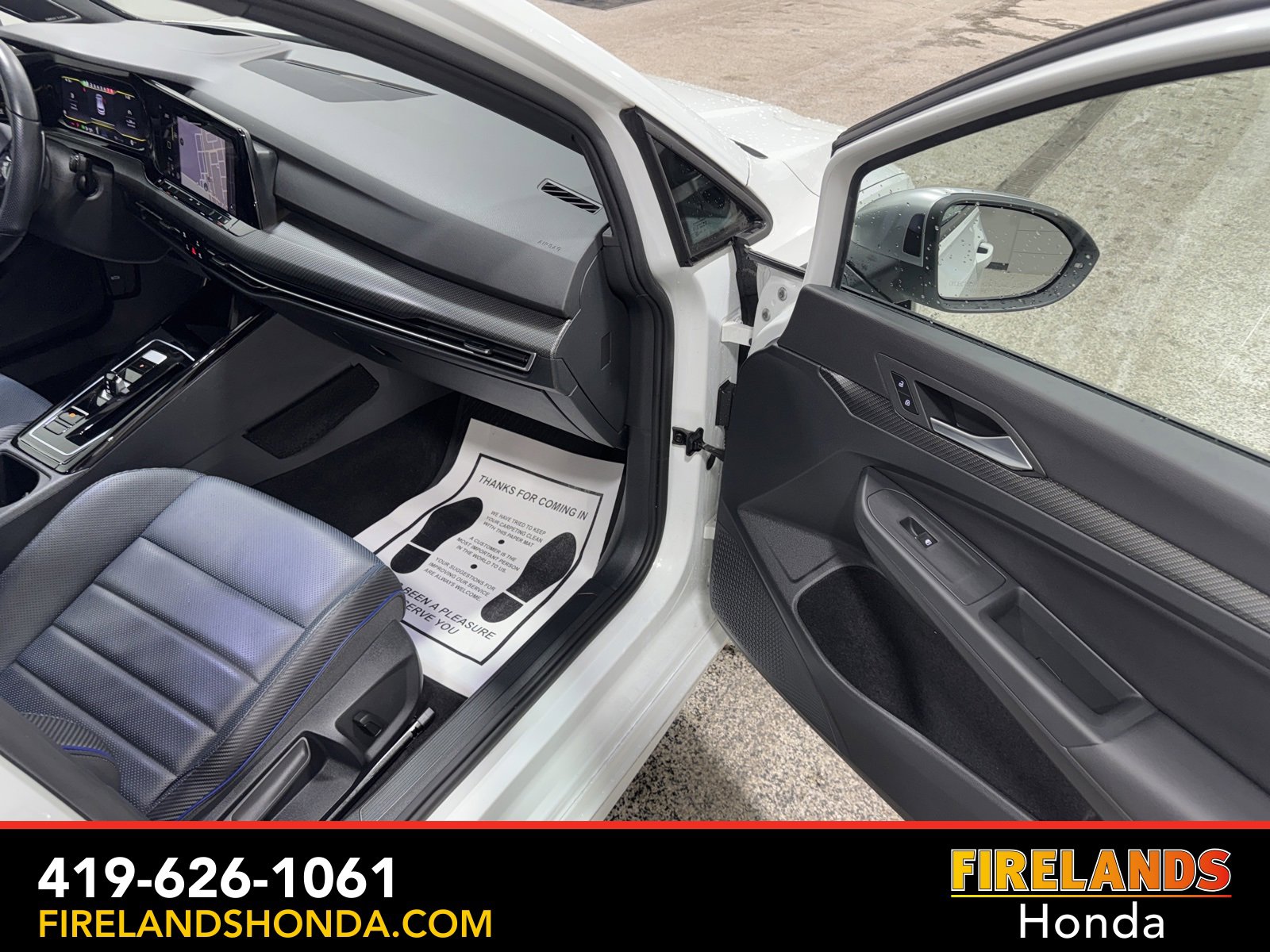 Used 2023 Volkswagen Golf R image 34