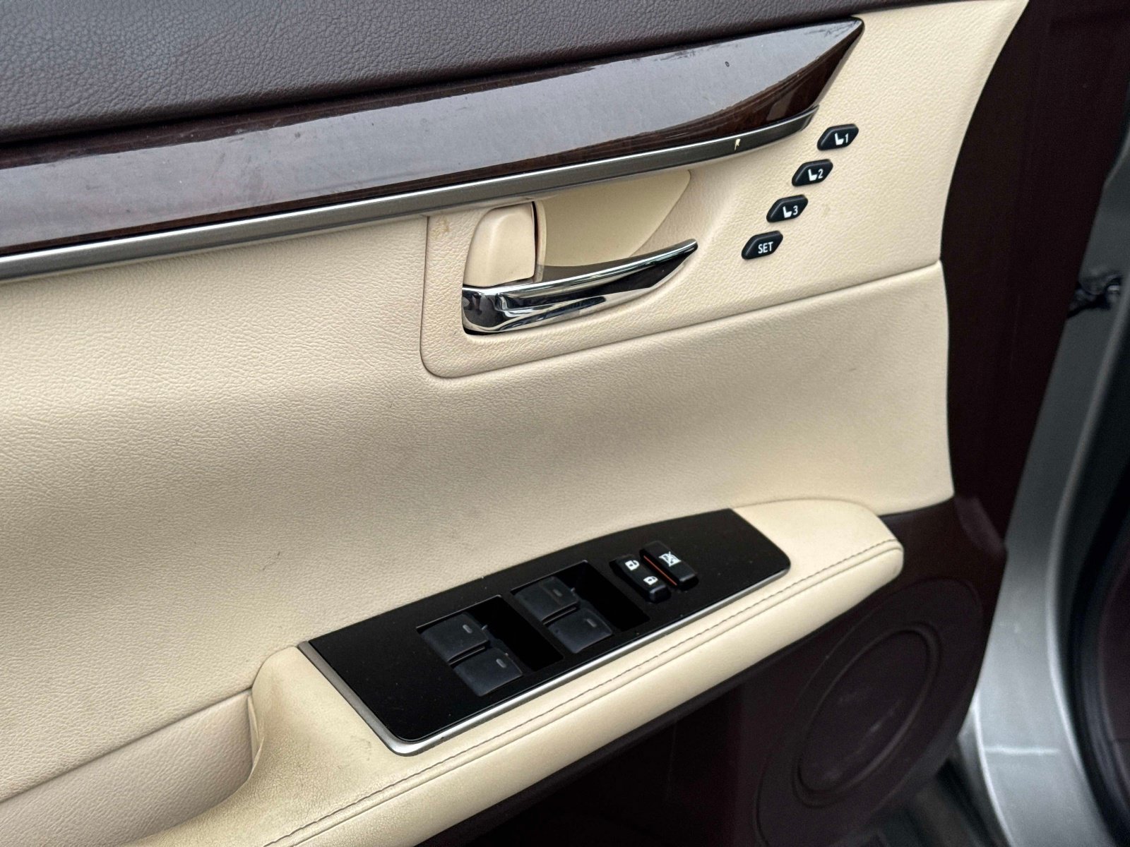 Used 2018 Lexus ES 350 w/ Premier Package FWD image 18