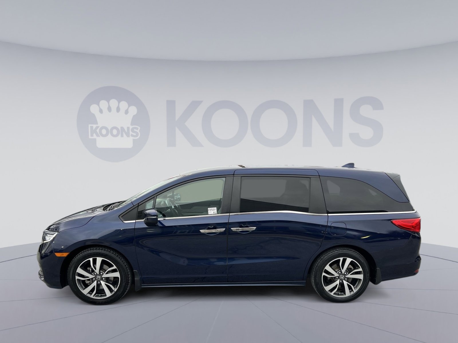 Used 2023 Honda Odyssey Touring image 2