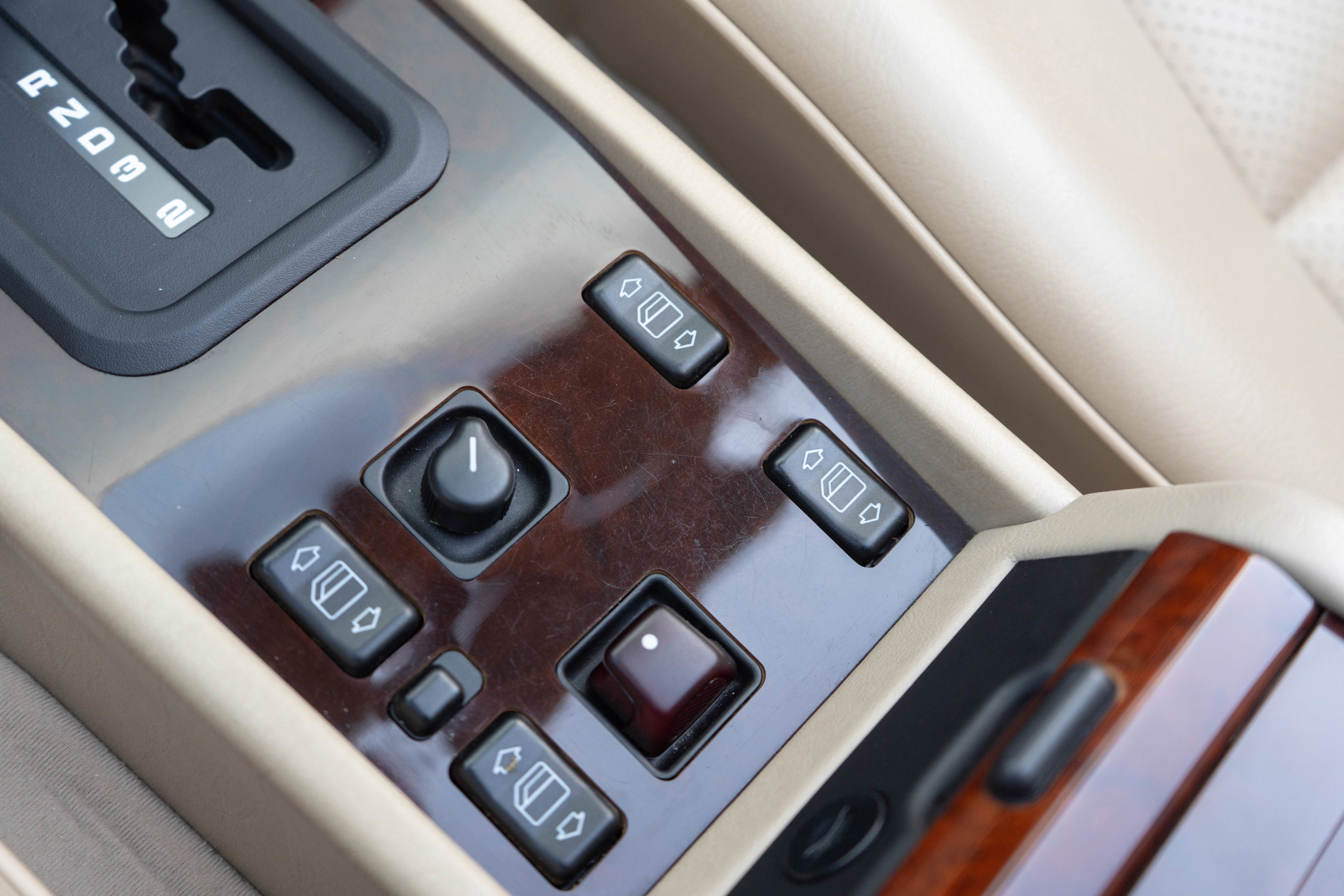 Used 1995 Mercedes-Benz E 320 Convertible image 18