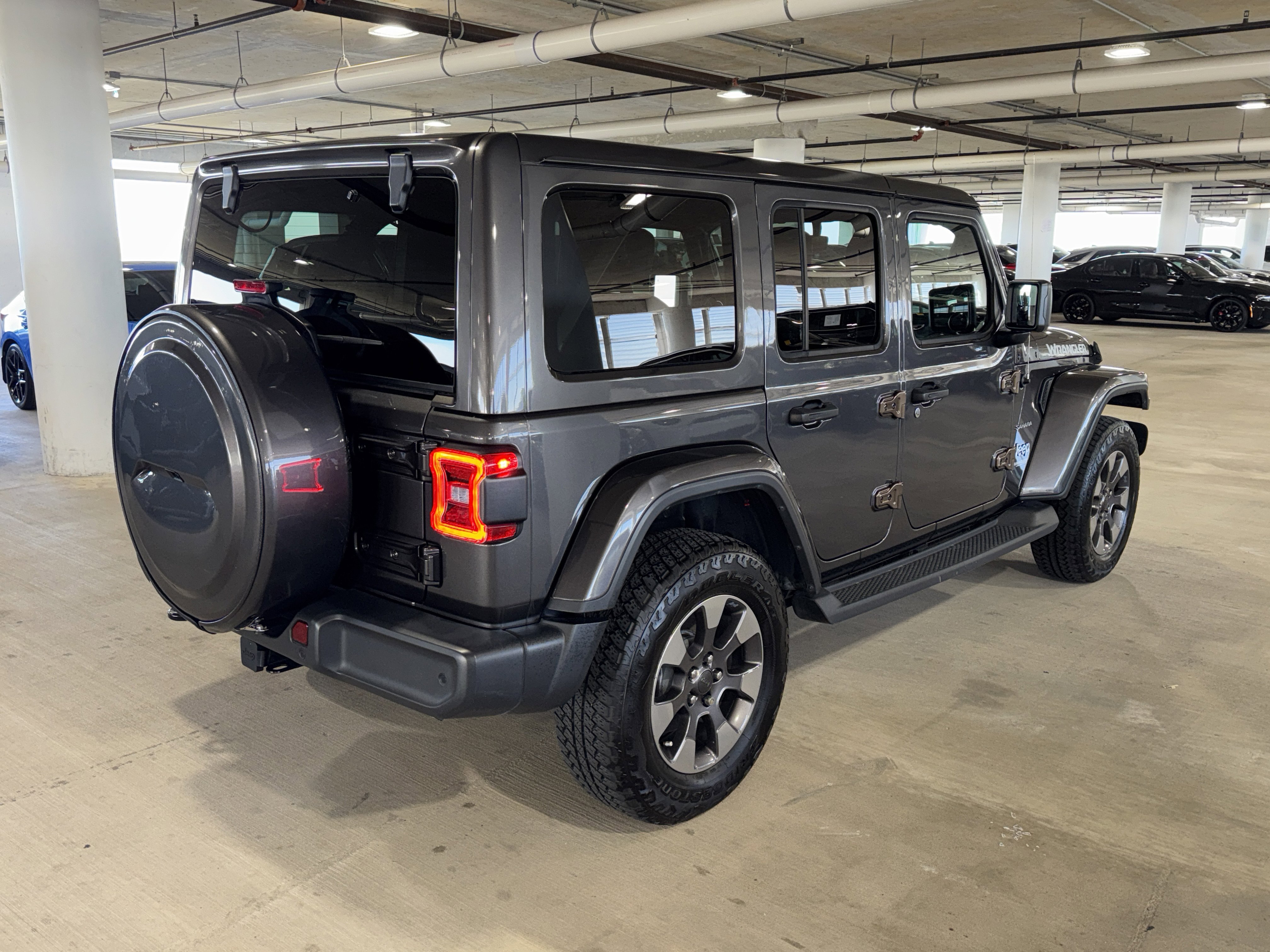 Used 2019 Jeep Wrangler Unlimited Sahara image 8