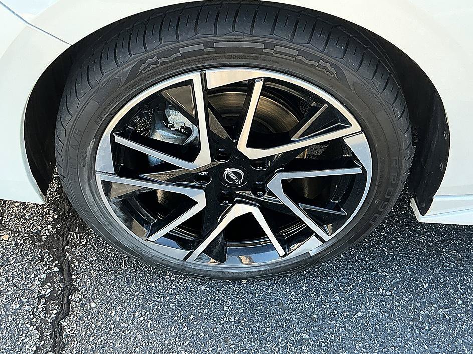 Certified 2024 Nissan Sentra SR FWD image 7