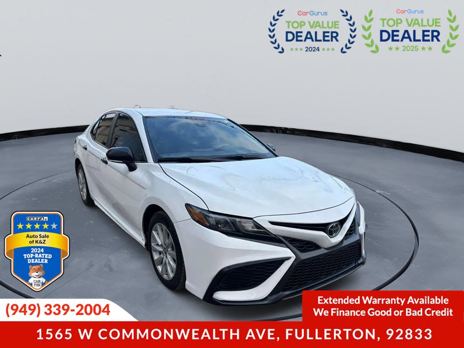 Used 2022 Toyota Camry SE FWD image 1