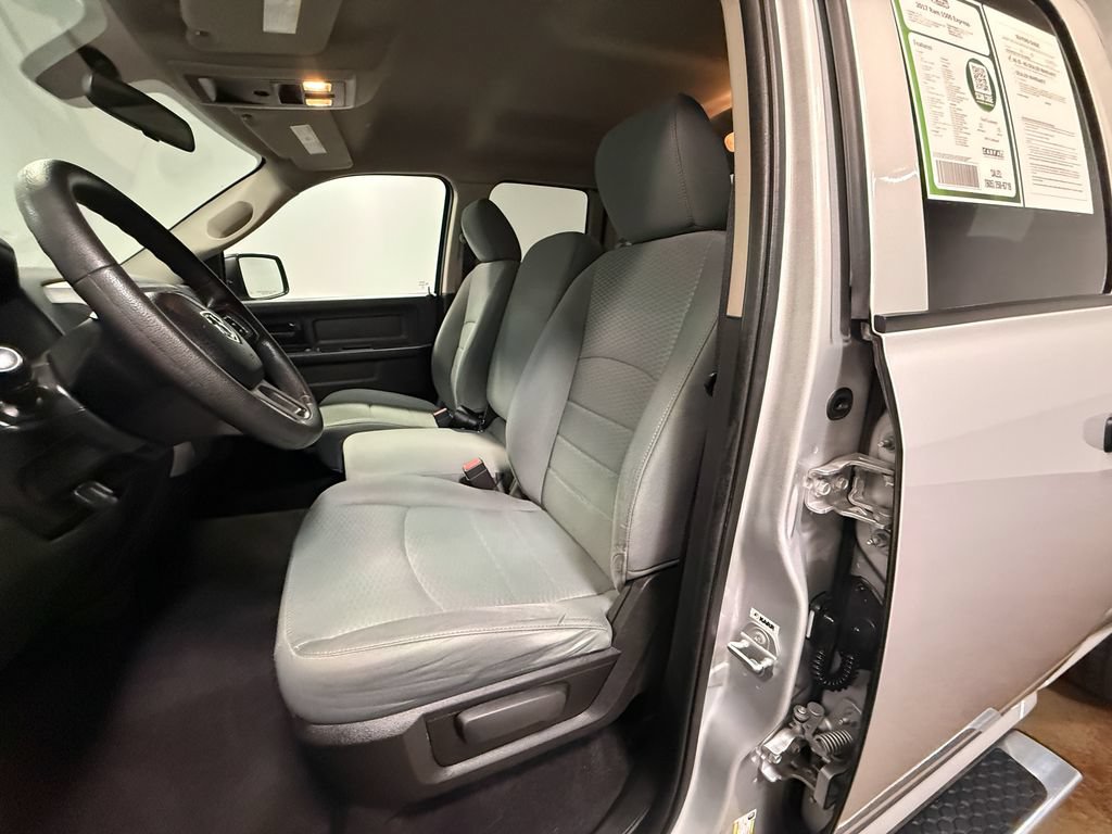 Used 2017 RAM 1500 Express RWD image 12