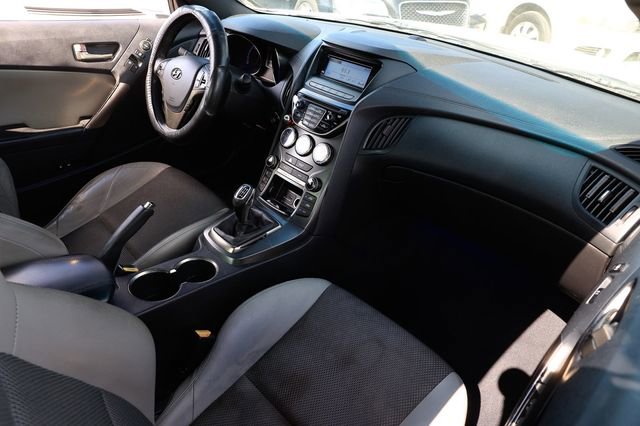 Used 2015 Hyundai Genesis 3.8 image 18