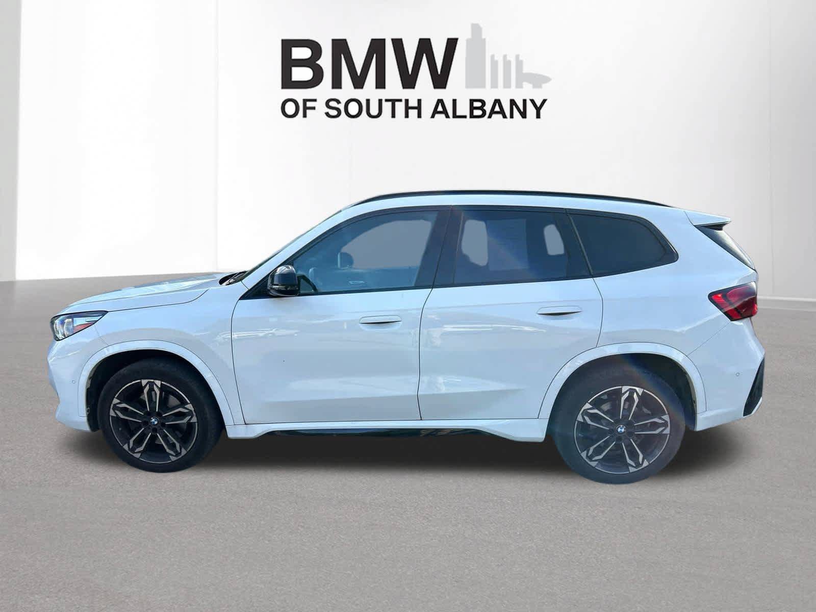 Used 2023 BMW X1 xDrive28i w/ M Sport Package AWD/4WD image 2