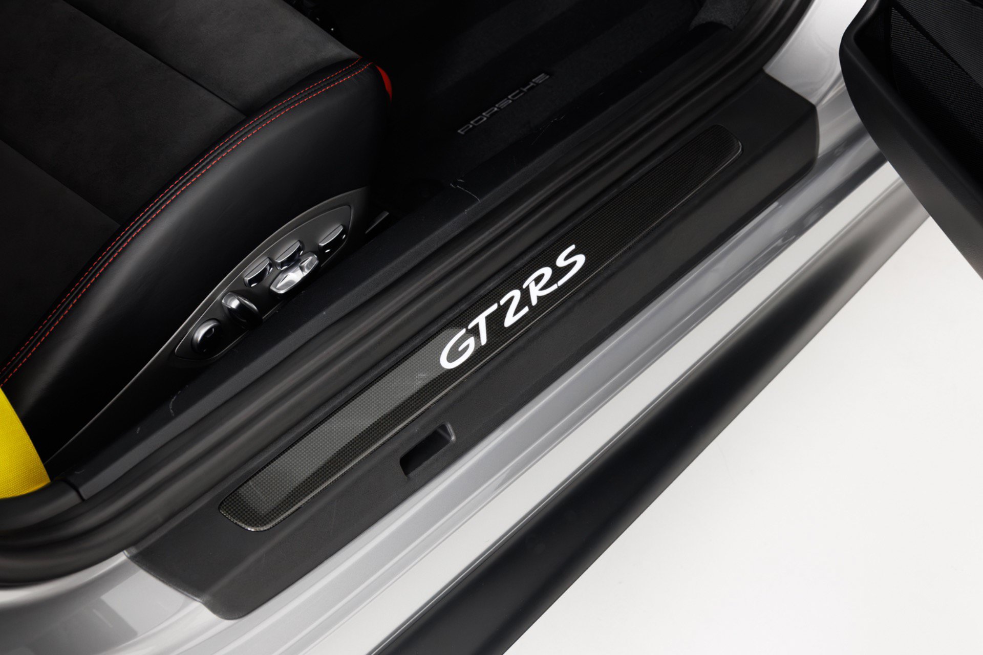 Used 2018 Porsche 911 GT2 RS RWD image 42