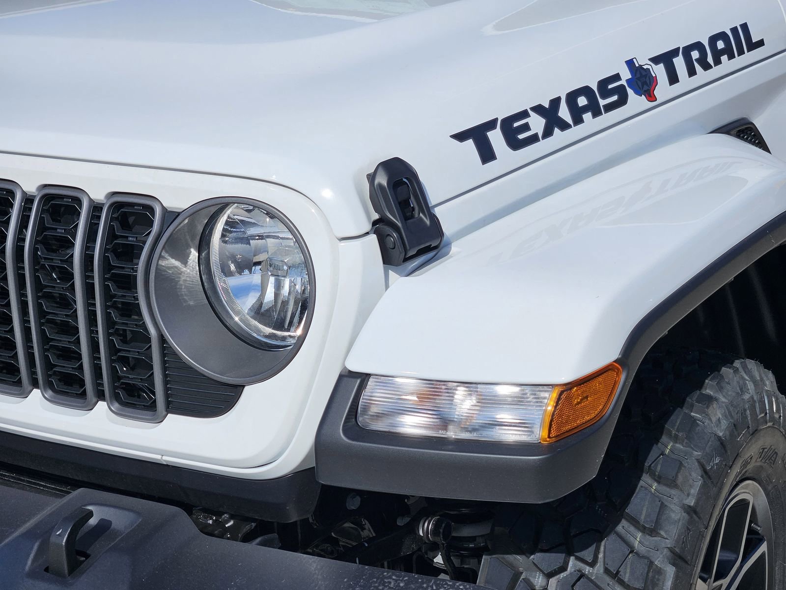 New 2026 Jeep Gladiator Mojave AWD/4WD image 10