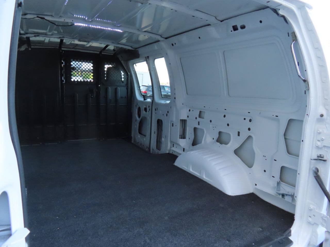 Used 2013 Ford E-250 and Econoline 250 RWD image 21