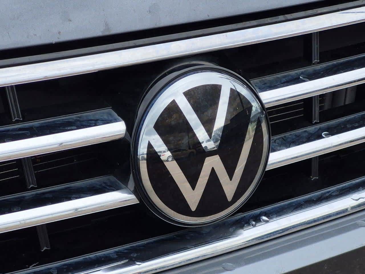 Used 2024 Volkswagen Tiguan SE AWD/4WD image 11