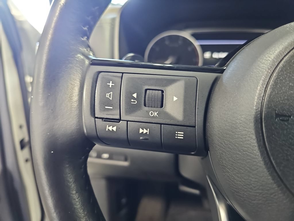 Used 2023 Nissan Rogue SL AWD/4WD image 17