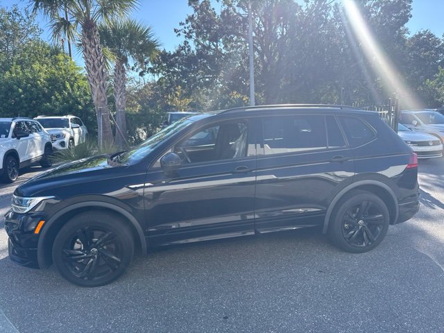 Used 2023 Volkswagen Tiguan SE R-Line FWD image 4