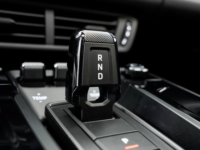 Certified 2025 Porsche 911 Carrera image 24