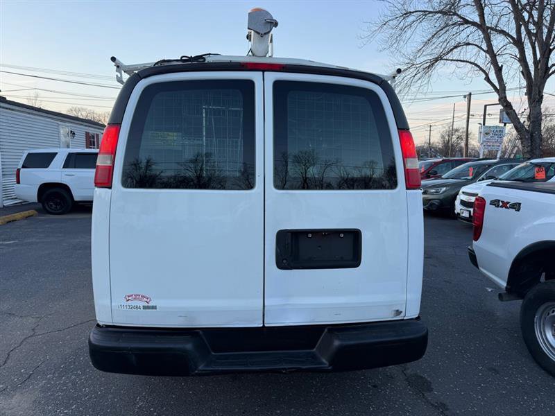 Used 2011 Chevrolet Express 2500 image 7