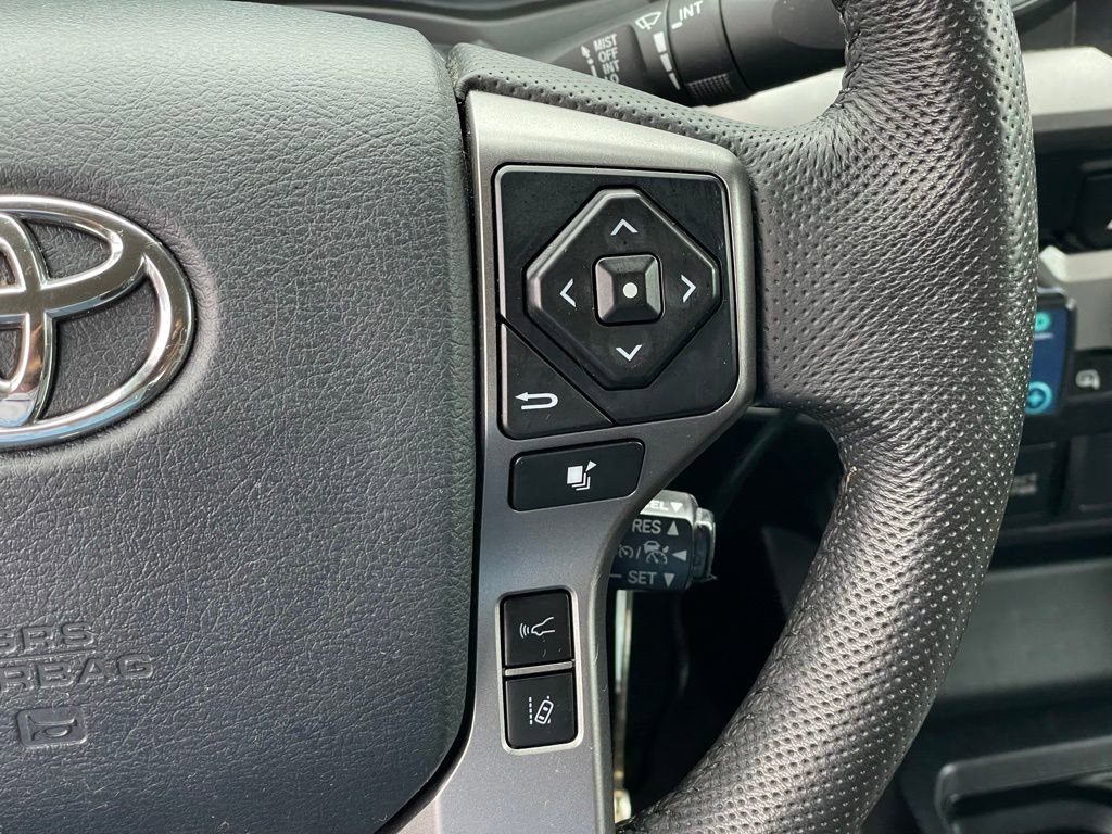 Used 2020 Toyota Tacoma SR5 RWD image 14