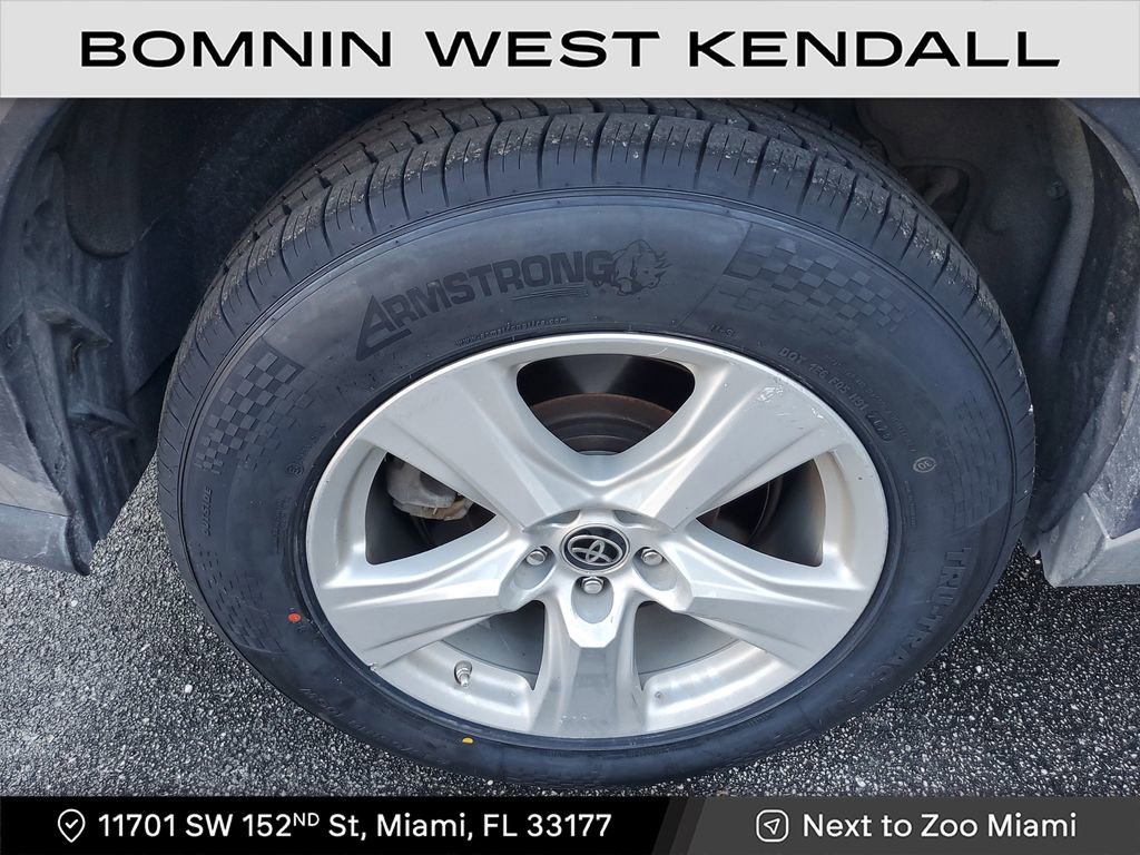 Used 2020 Toyota Highlander L image 9