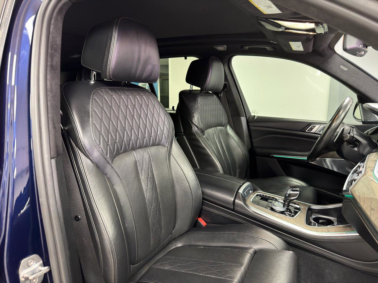 Used 2020 BMW X5 M50i w/ Executive Package image 12