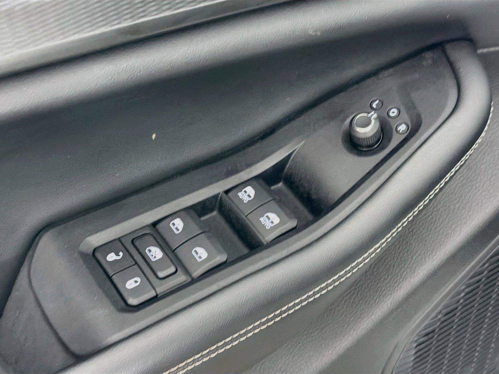 Used 2023 Jeep Grand Cherokee L Laredo AWD/4WD image 23