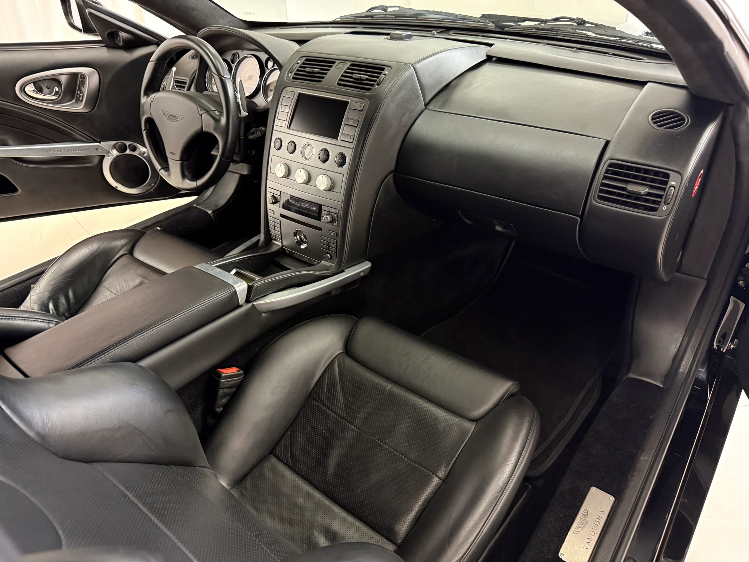 Used 2006 Aston Martin Vanquish S image 10