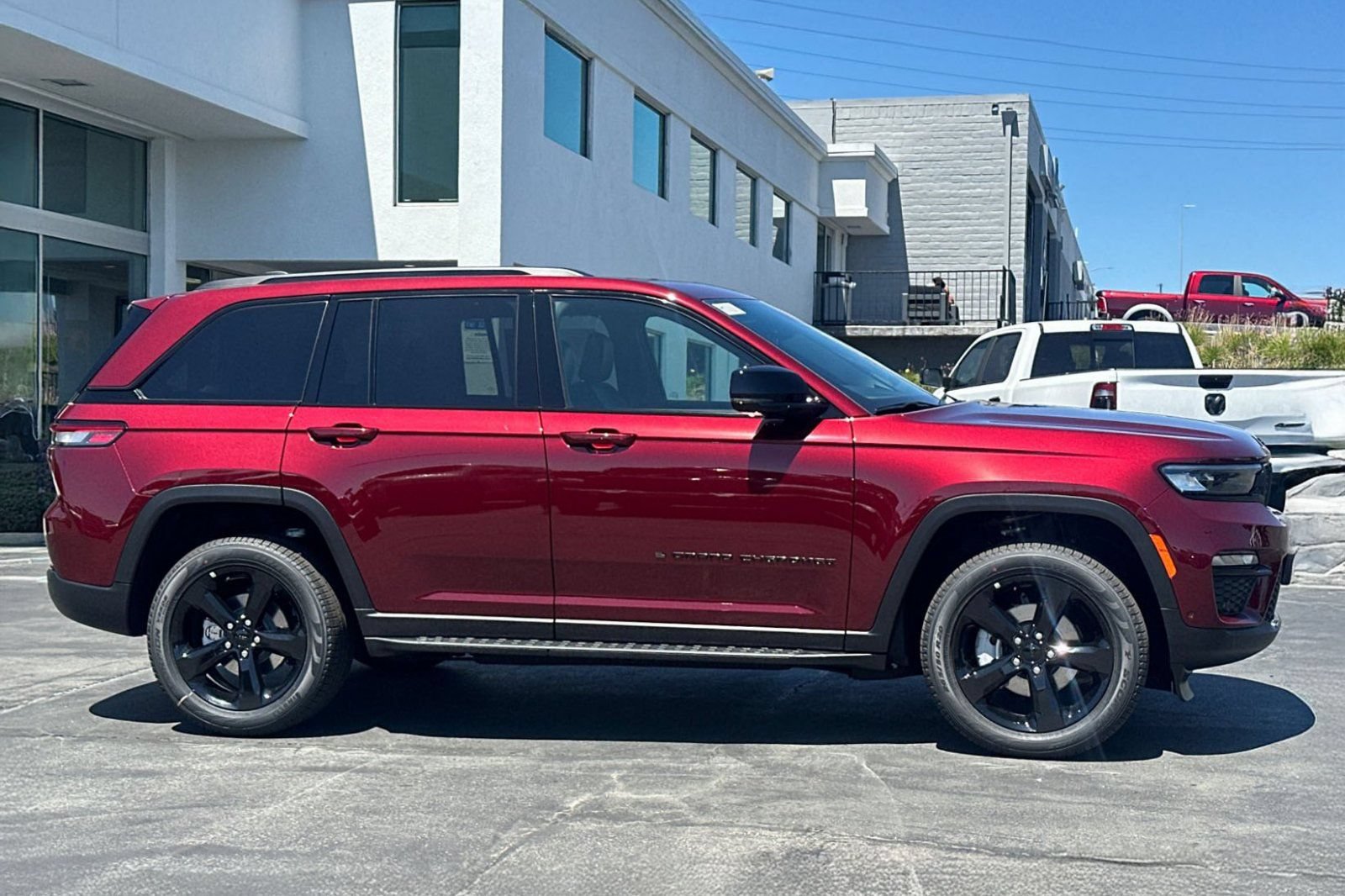 New 2025 Jeep Grand Cherokee Limited w/ Luxury Tech Group II AWD/4WD video 3