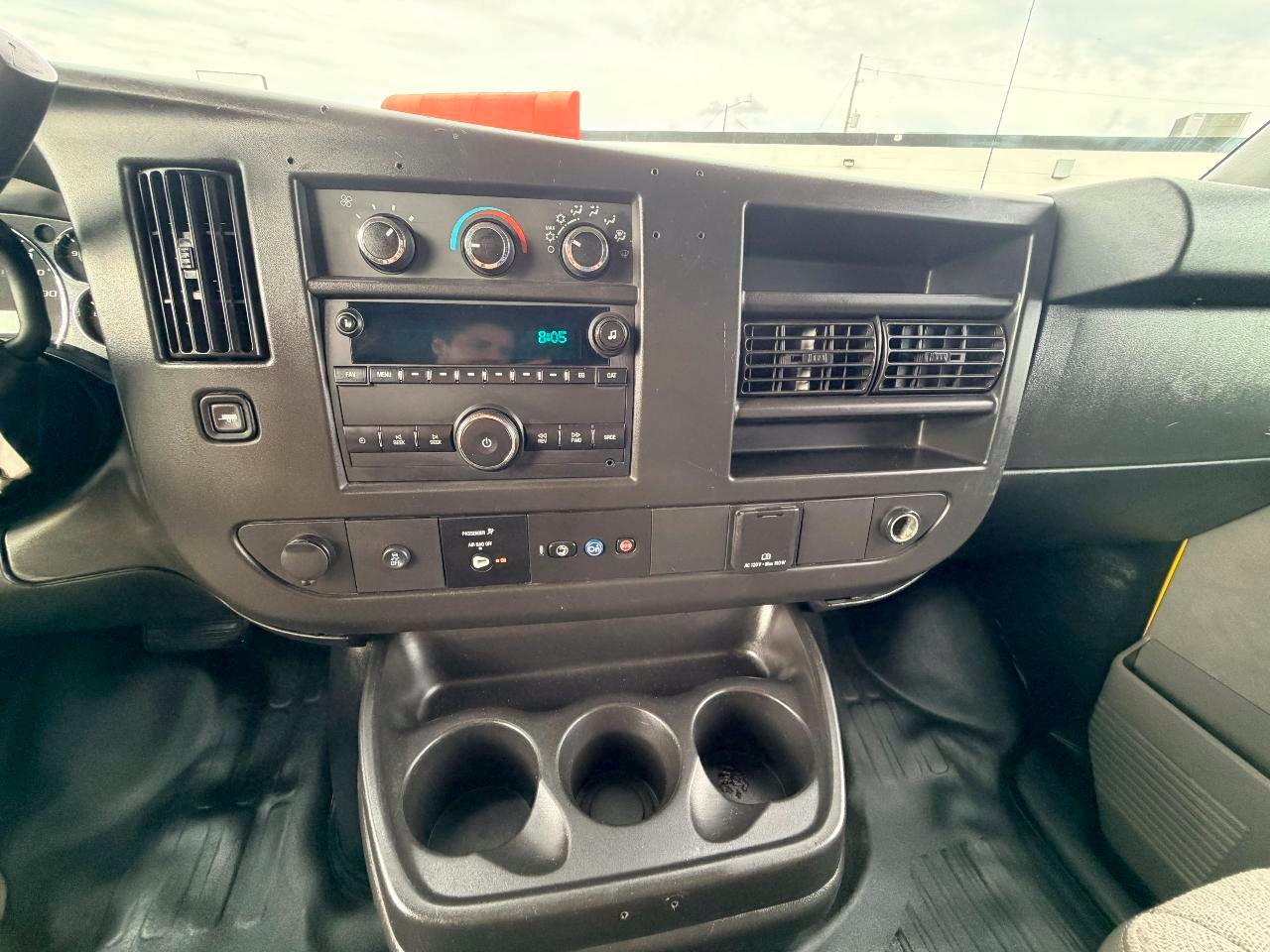 Used 2020 Chevrolet Express 2500 RWD image 24