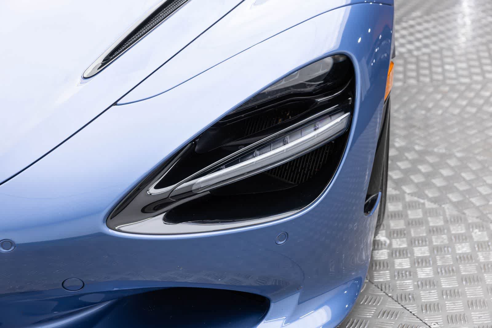 Used 2026 McLaren 750S Spider RWD image 38