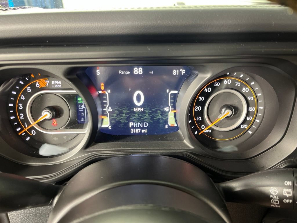 Used 2025 Jeep Wrangler Unlimited Rubicon 392 AWD/4WD image 30