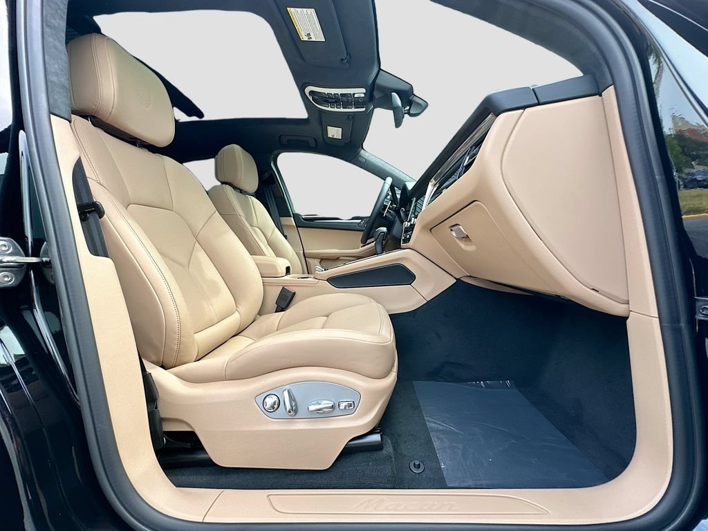 New 2026 Porsche Macan AWD/4WD image 30