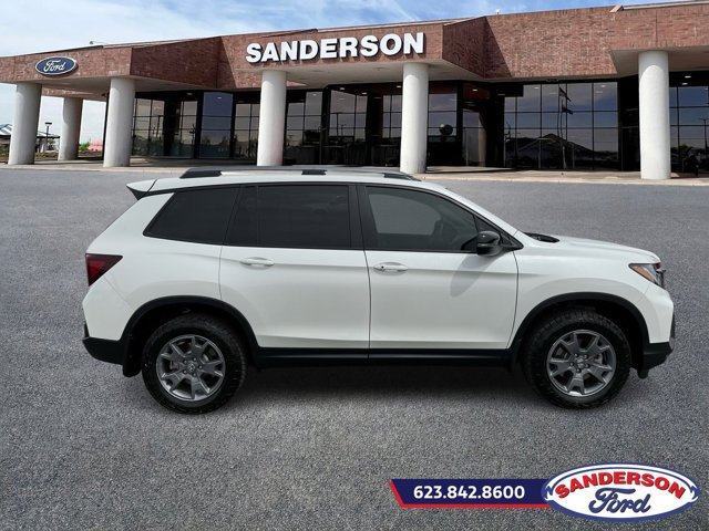 Used 2025 Honda Passport TrailSport image 2