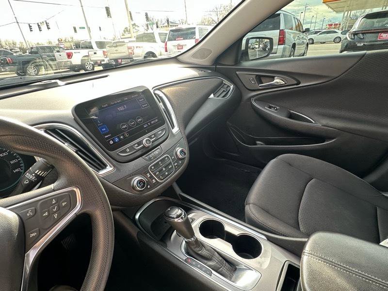 Used 2020 Chevrolet Malibu LT image 19